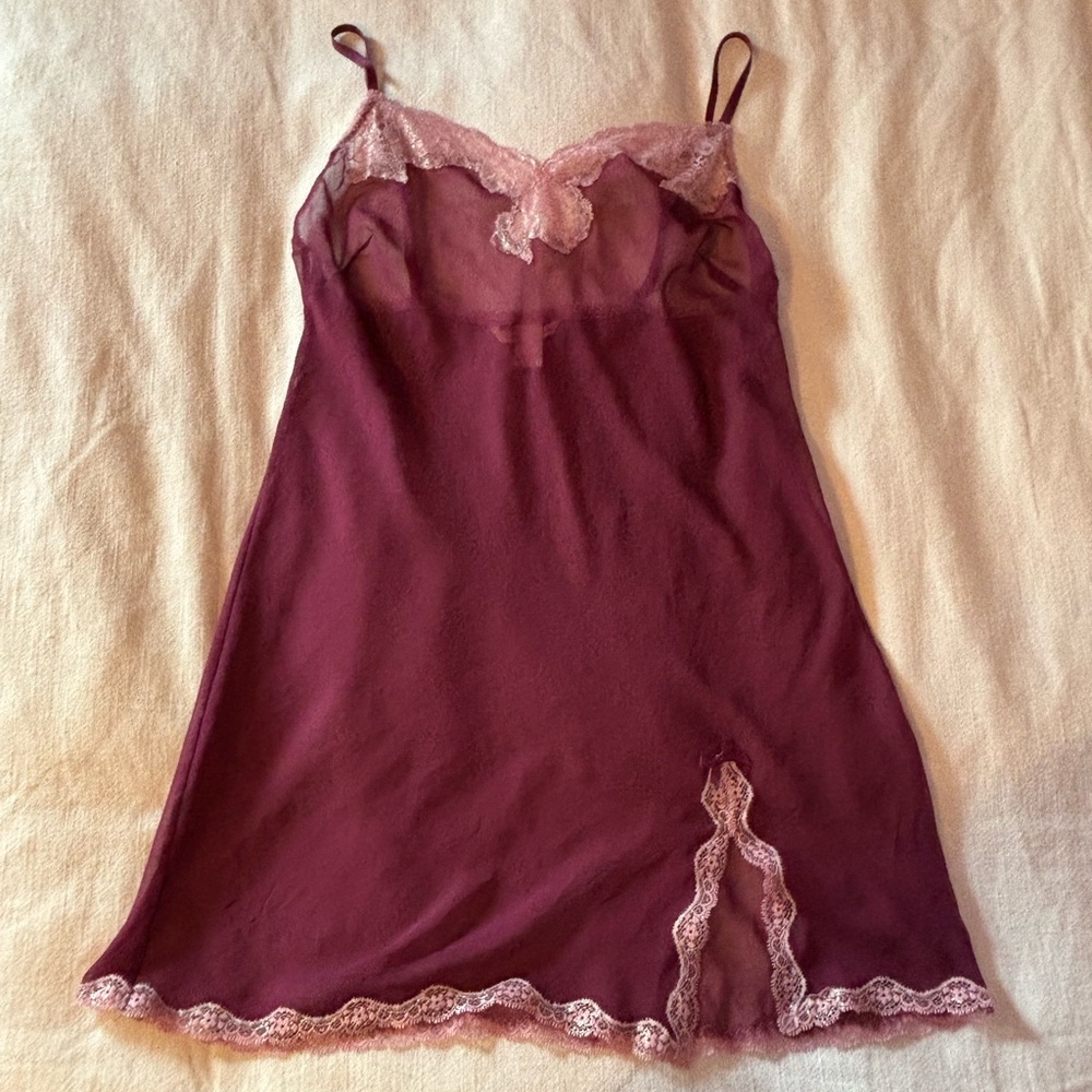 Elegant Lace Trim Burgundy Chemise